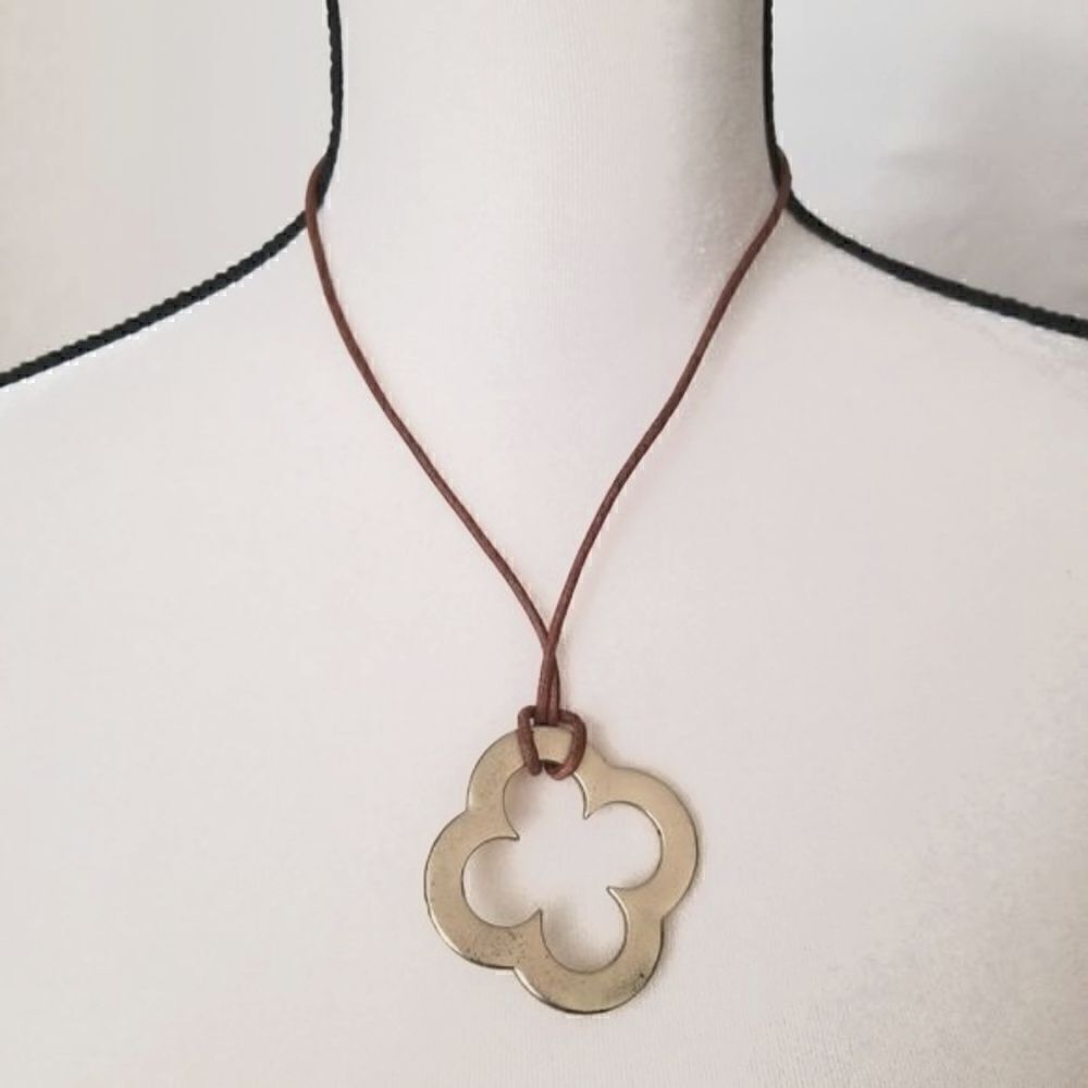 Vintage gold quatrefoil necklace